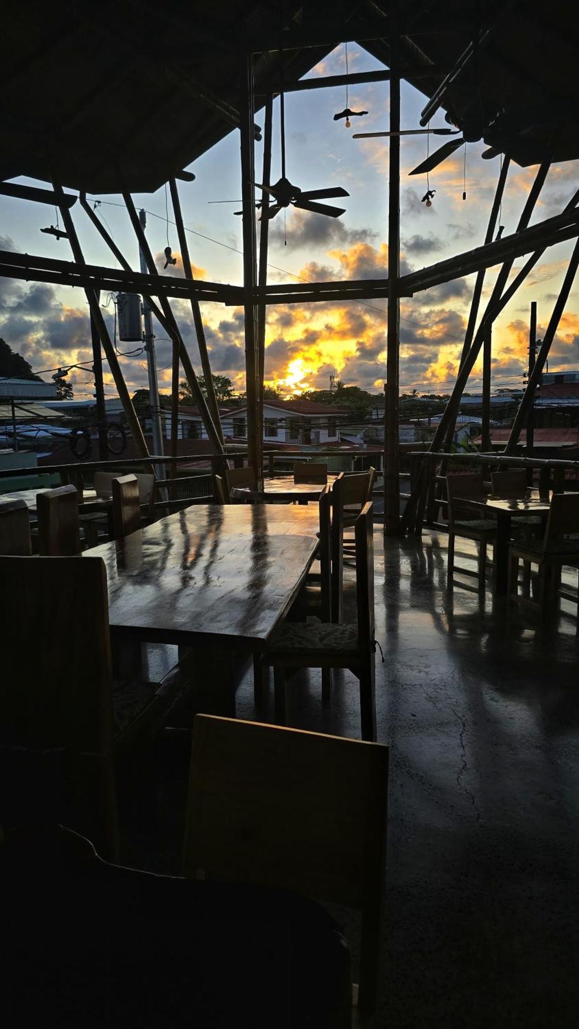 Bonding Coffee Roaster Cafe & Hotel Quepos Exteriör bild