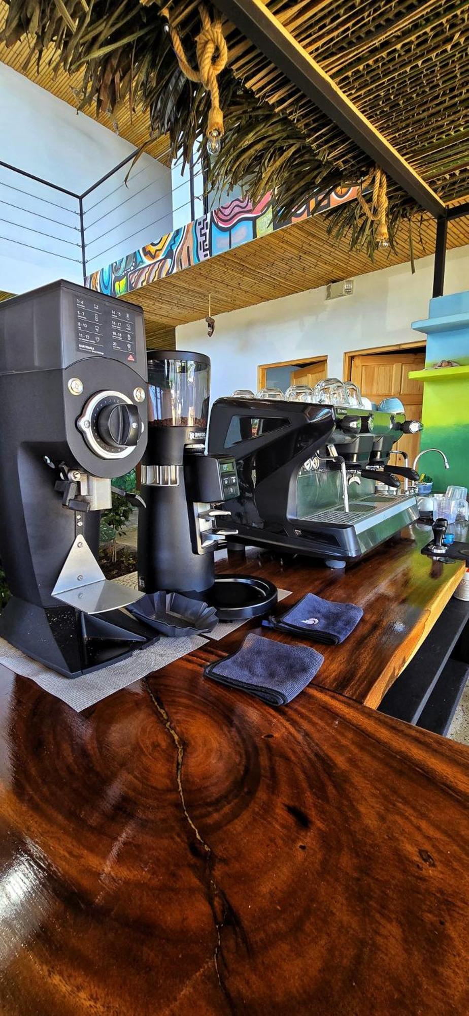 Bonding Coffee Roaster Cafe & Hotel Quepos Exteriör bild