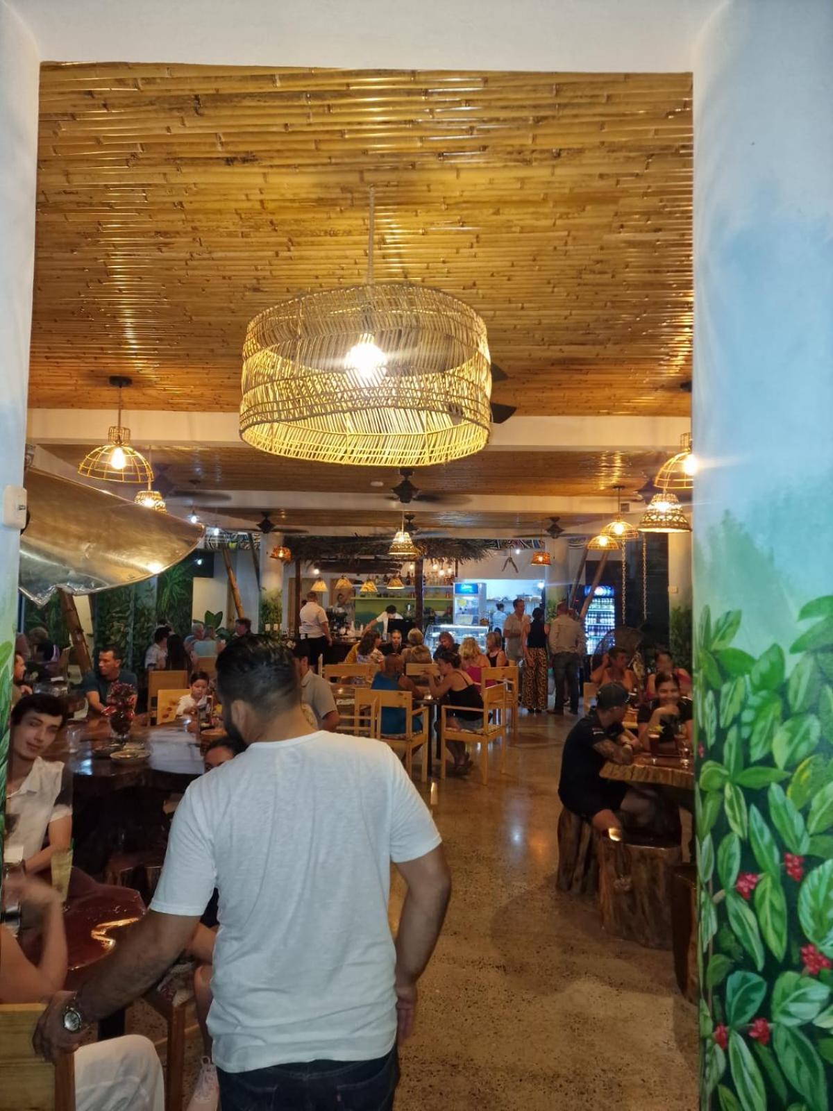 Bonding Coffee Roaster Cafe & Hotel Quepos Exteriör bild